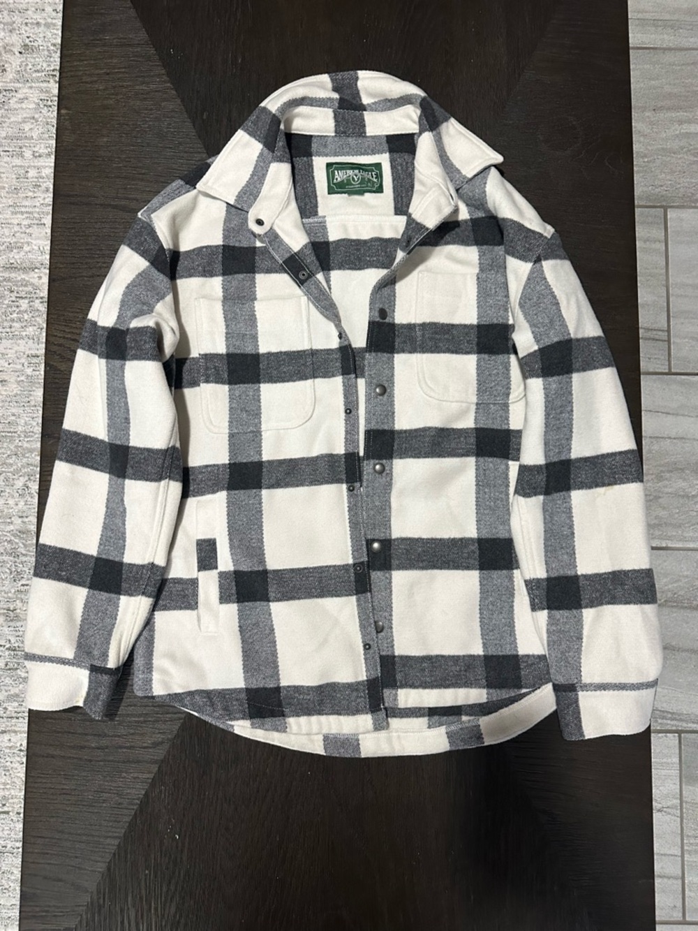 American Eagle Outfitters White & Gray Plaid Button-Down Shirt Jacket
